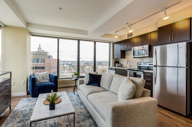 Foto del edificio - 14117 N Rockwell Ave