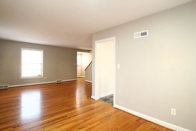 Foto del edificio - January FREE On This 2 Bedroom 2 Bath Duplex In The Waldo Area