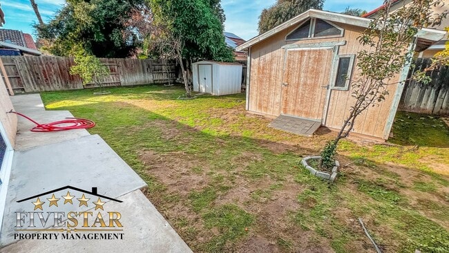 Building Photo - 4605 Mt Everest Way