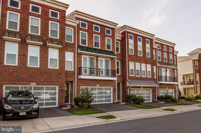Foto del edificio - 23488 Hillgate Terrace