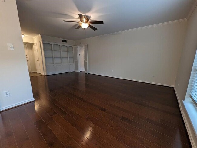 Foto del edificio - 355 N Post Oak Ln
