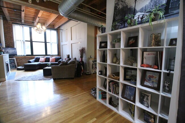 Building Photo - 1727 S Indiana Ave
