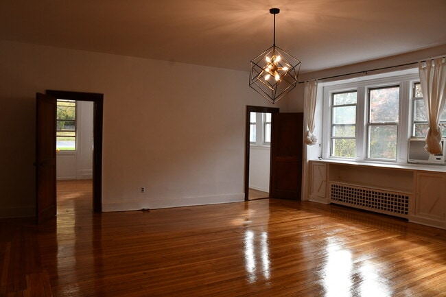 Building Photo - 111 N Broadway