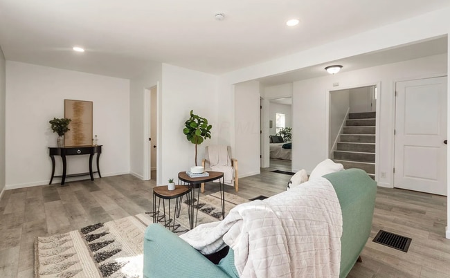 Building Photo - 270 Westview Ave