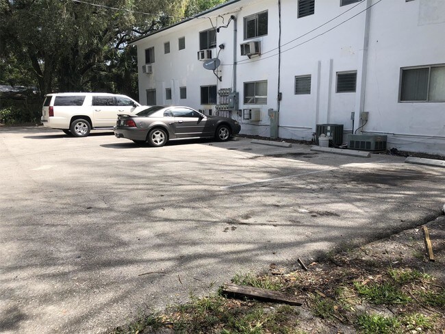 Building Photo - 2266 Altamont Ave