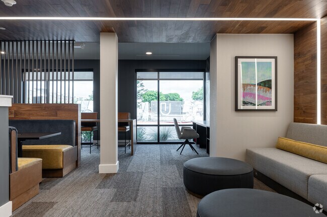 Co-trabajo - Urban East Phase II