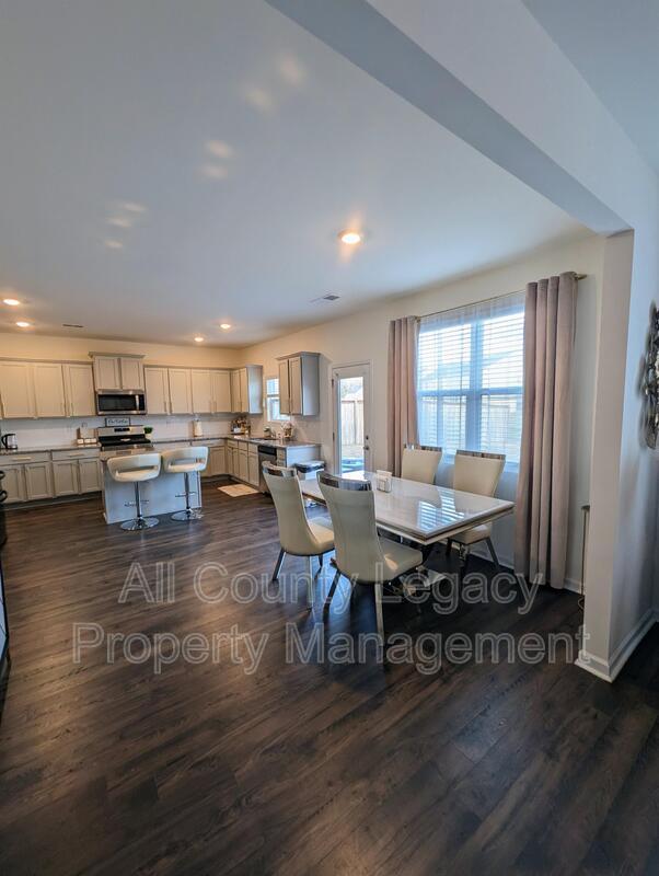 Foto del edificio - 3433 Hawthorn Farm Blvd