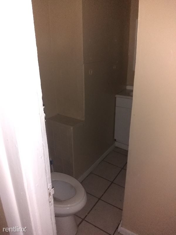 Foto del edificio - 4 br, 1 bath House - 105 commonwealth