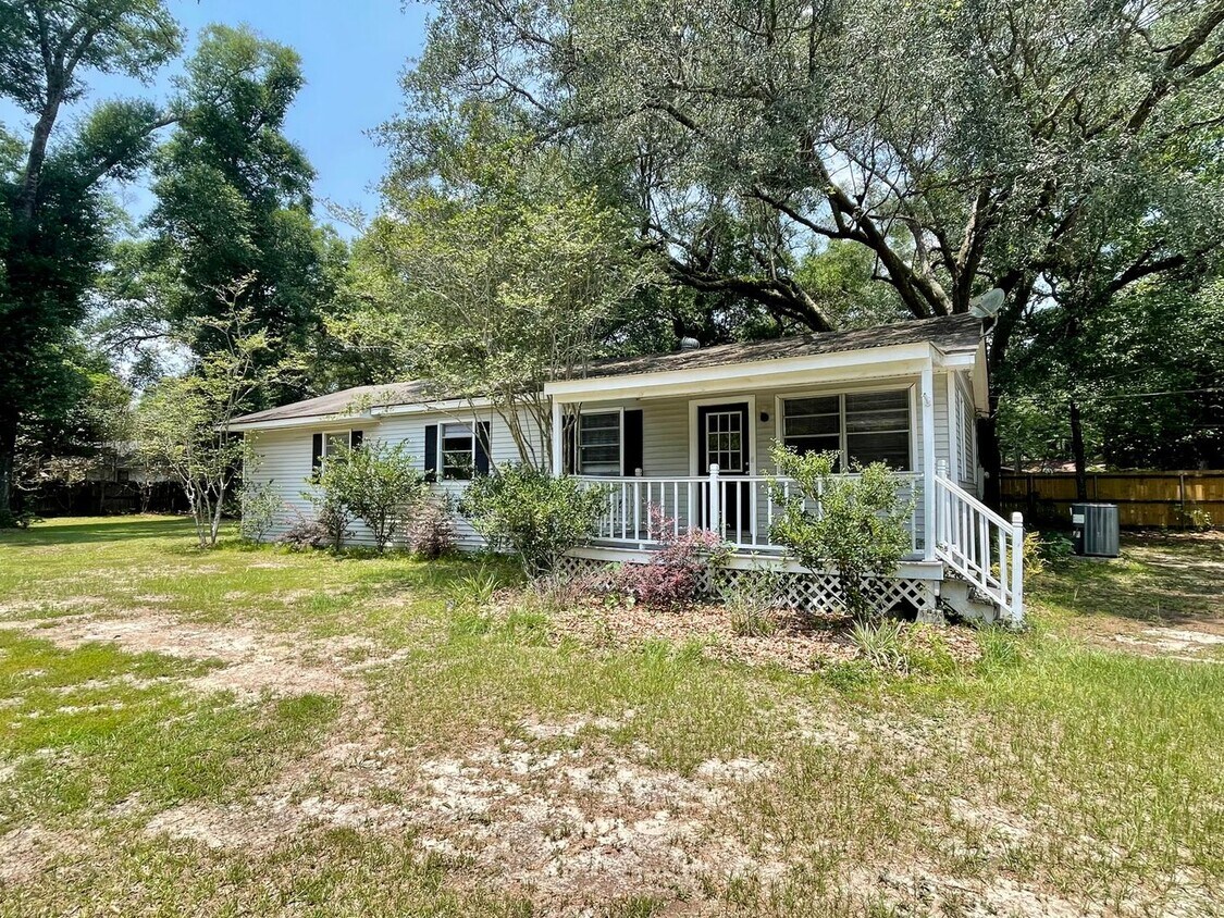 Primary Photo - Convenient Location off Halls Mill