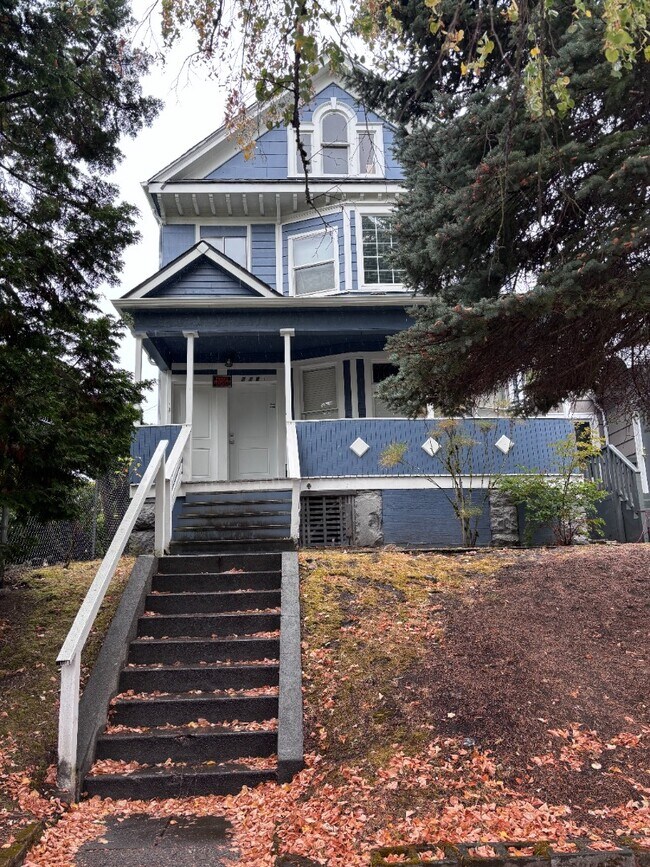 Foto del edificio - 718 S Yakima Ave
