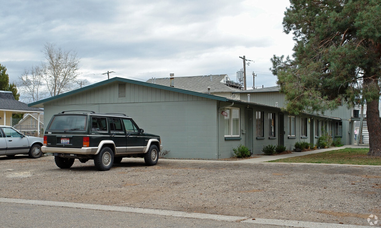 2008 Walnut St, Caldwell, ID 83605 Apartments in Caldwell, ID