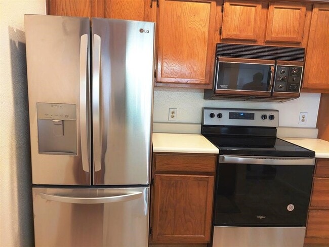 Building Photo - 2121 El Paseo St