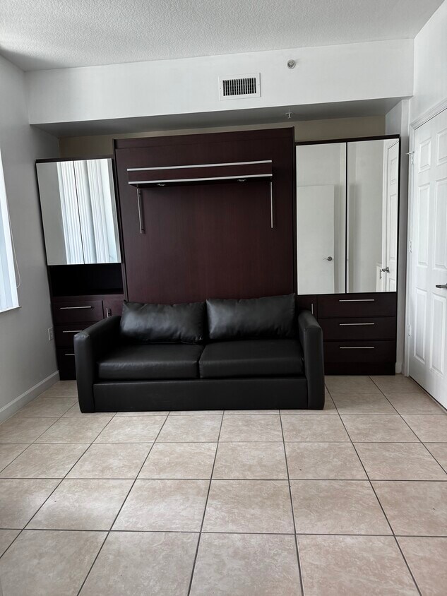 Foto principal - 2150 Van Buren St