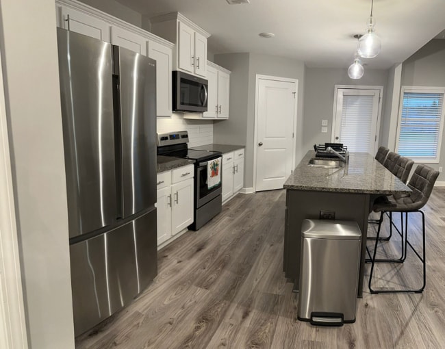 Building Photo - 10203 Maxwell Way