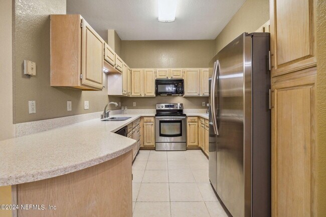 Building Photo - 10150 Belle Rive Blvd