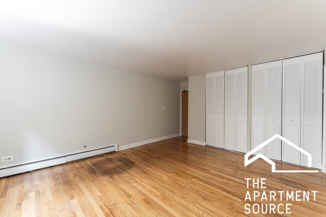 Foto del edificio - 5909 N Kenmore Ave