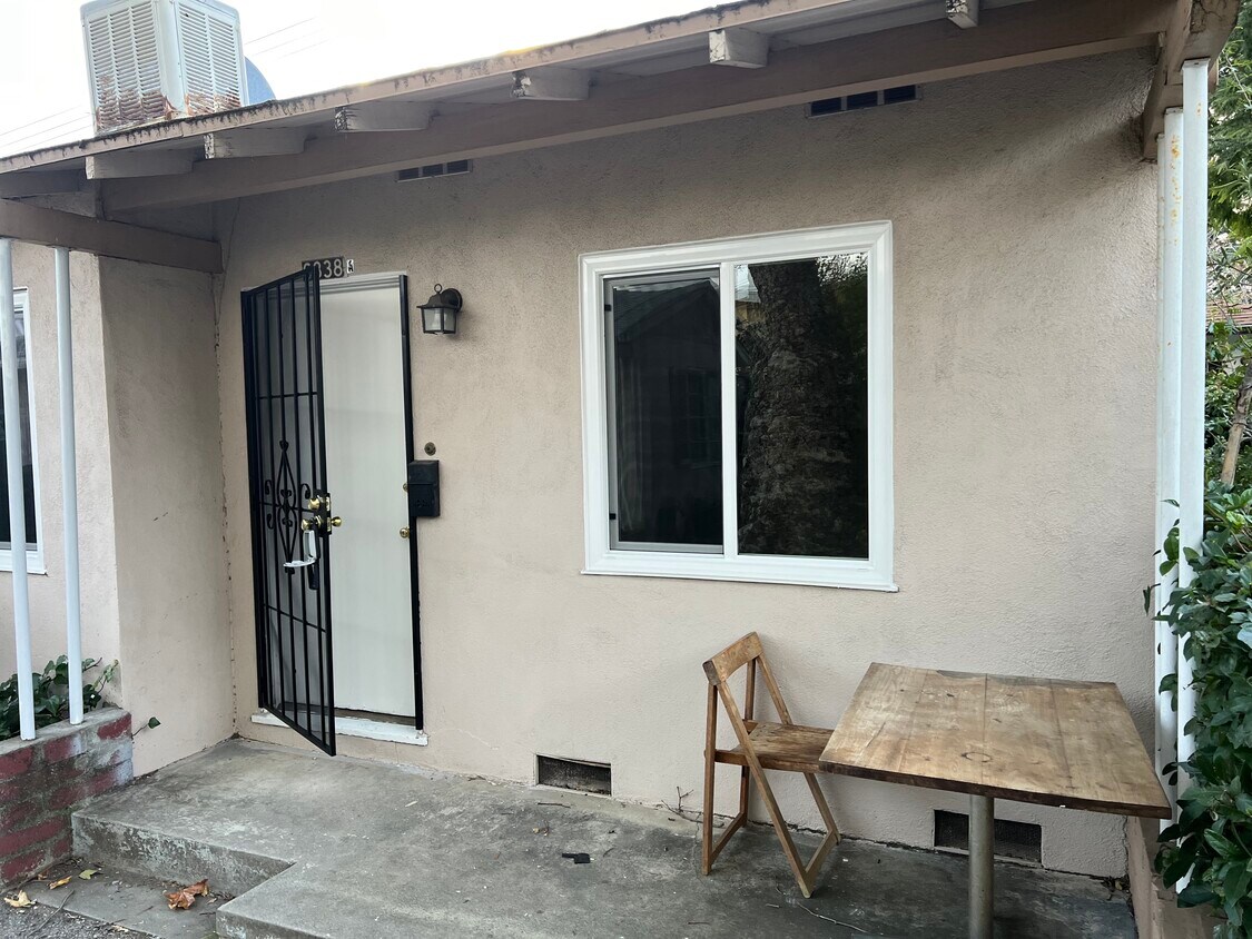 Foto principal - 6834 Valmont St