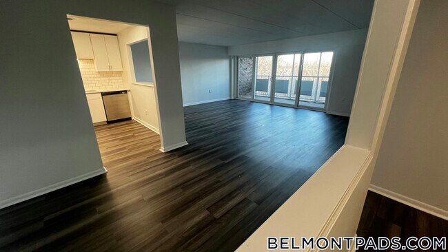 Building Photo - 55 Hill Rd