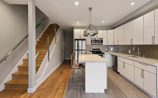 Foto del edificio - 936A Lafayette Ave