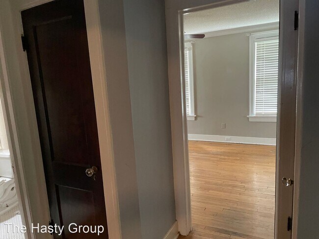 Foto del edificio - 3 br, 2.5 bath House - 426 W 61st Ter