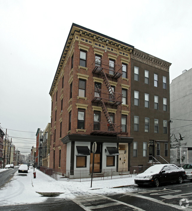 Primary Photo - 133 Madison St