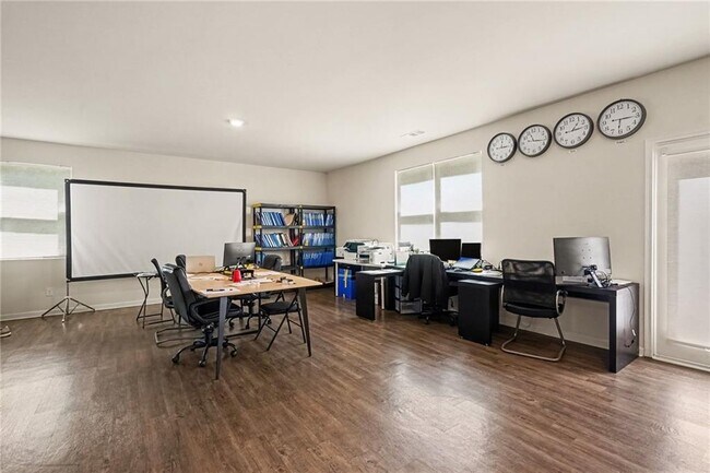 Building Photo - 477 Starbuck Parkway
