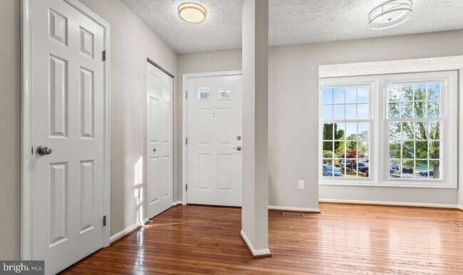 Foto del edificio - 6359 New Haven Ct