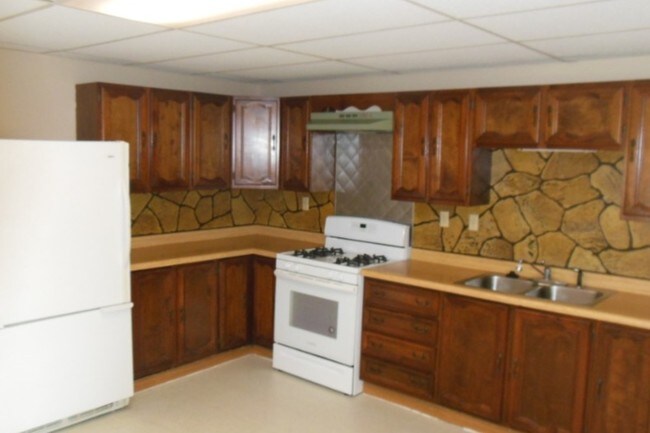 Cocina - 235 S 4th St
