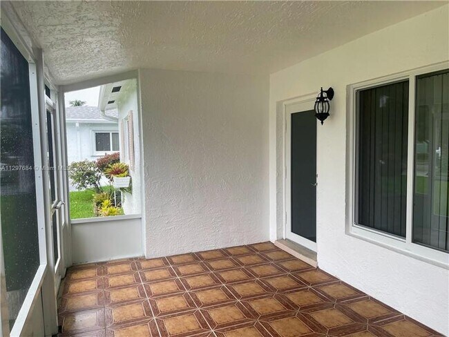 Foto del edificio - 710 SW 50th Terrace