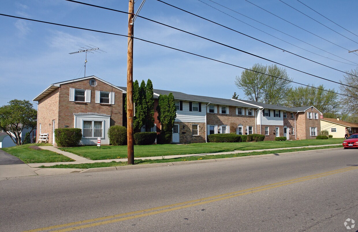 744758 W Lake Ave, New Carlisle, OH 45344 Apartments in New Carlisle