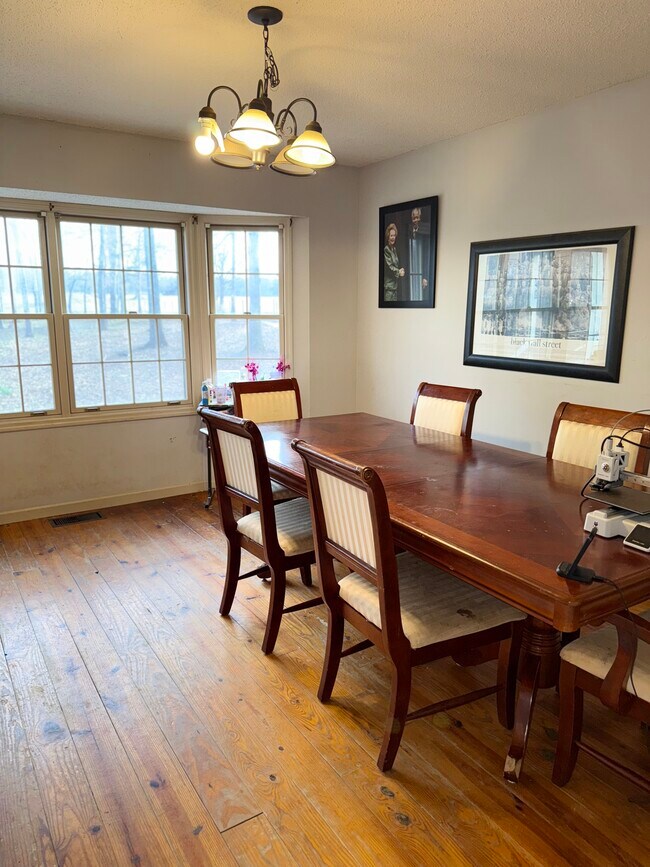 Foto del edificio - 945 Keys Ferry Rd