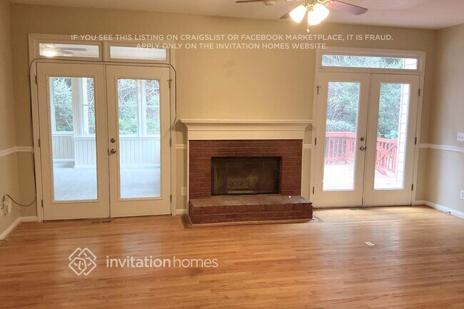 Foto del edificio - 5831 Bayside Ct