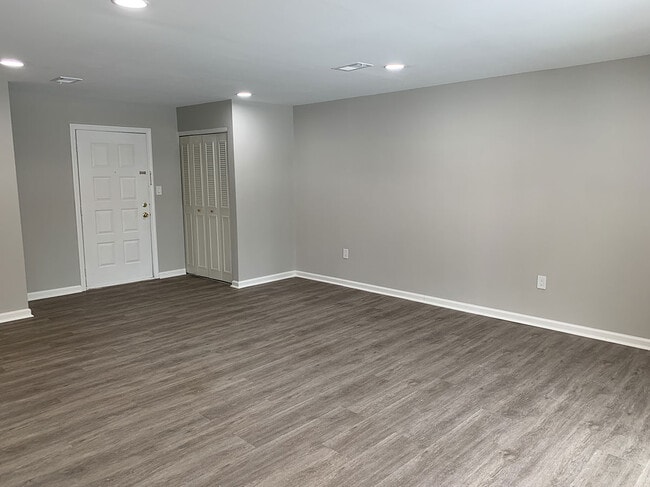 Building Photo - Rivendell at Edison