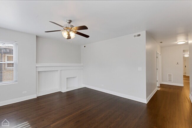 Foto del edificio - 8248 S Maryland St