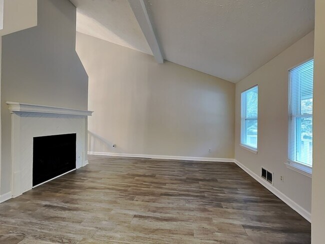 Foto del edificio - 6305 Beaver Creek Trail