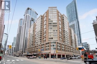 Building Photo - 711-711 Bay St.