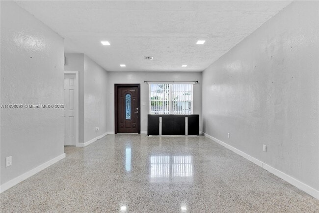 Foto del edificio - 174 NE 211th St