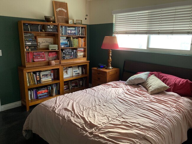 bedroom - 4050 46th St