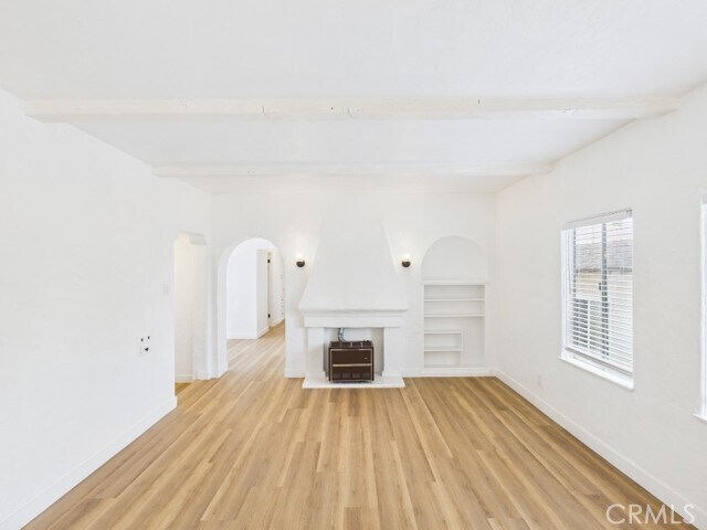 Foto del edificio - 1533 E 3rd St