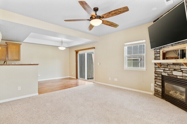 Foto del edificio - 1593 Burr Dr