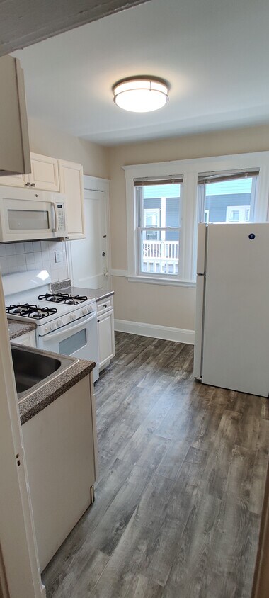 Primary Photo - 30 Harwood St