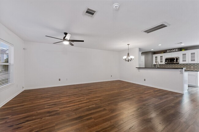 Foto del edificio - 2623 Woodridge Cove Dr