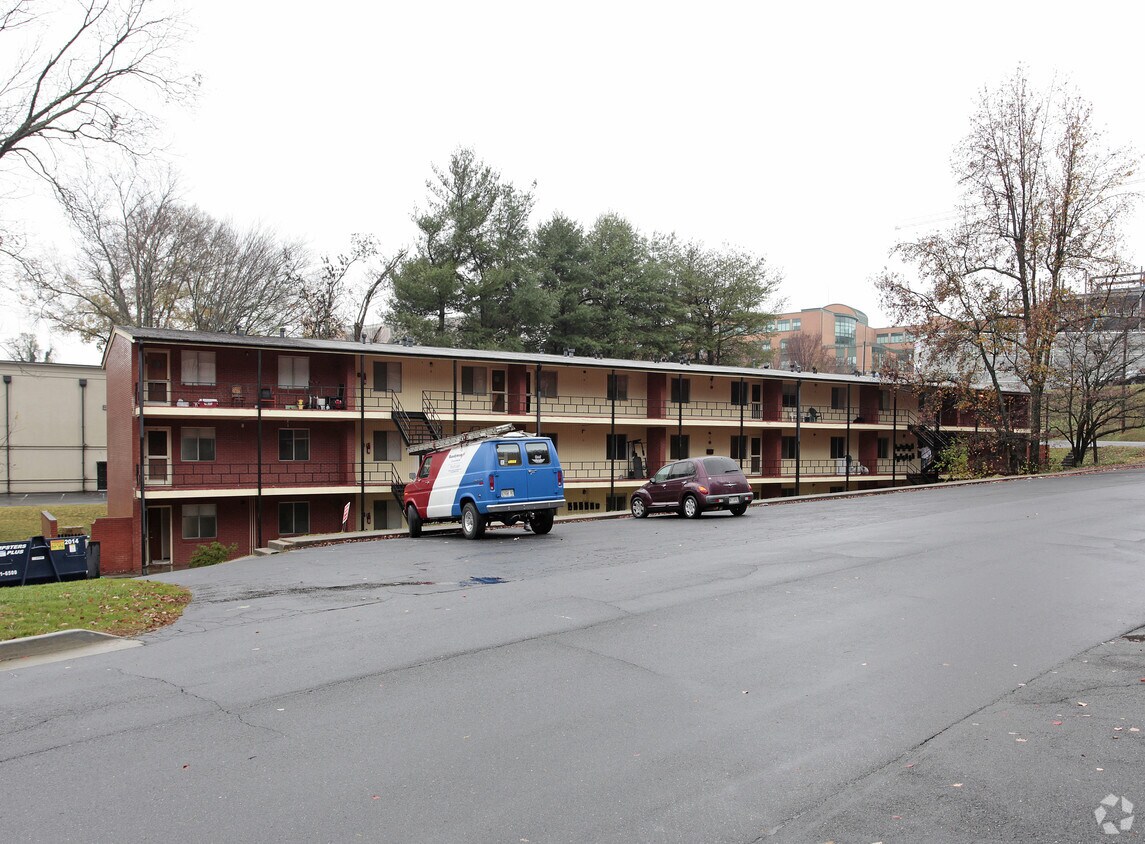 Foto principal - 120 Lewis Dr NE