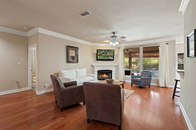 Foto del edificio - 102 Triton Ct