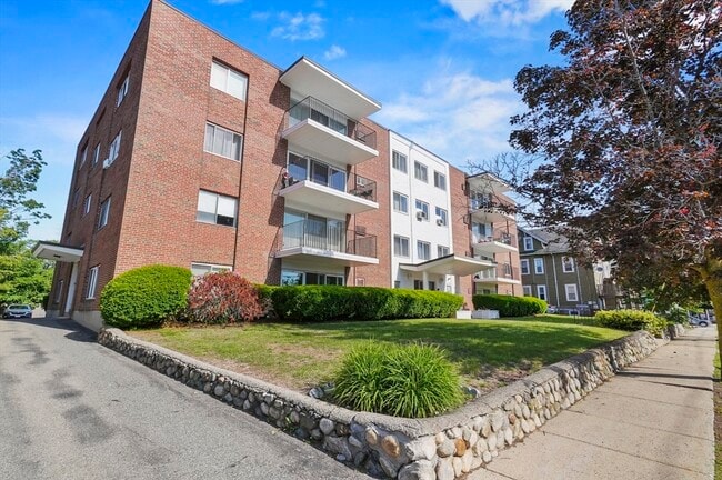 Building Photo - 260 Tremont St