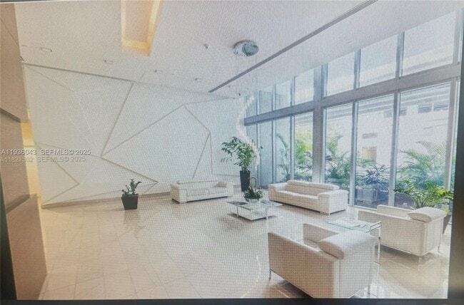 Foto del edificio - 1111 SW 1st St