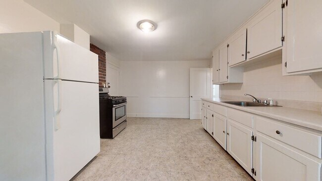 Building Photo - 14 Aldrich Rd
