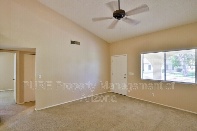Building Photo - 5136 E Evergreen St