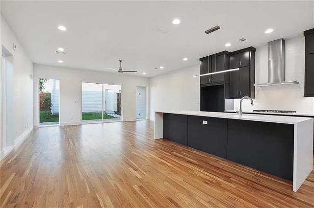 Building Photo - 6477 Lontos Dr