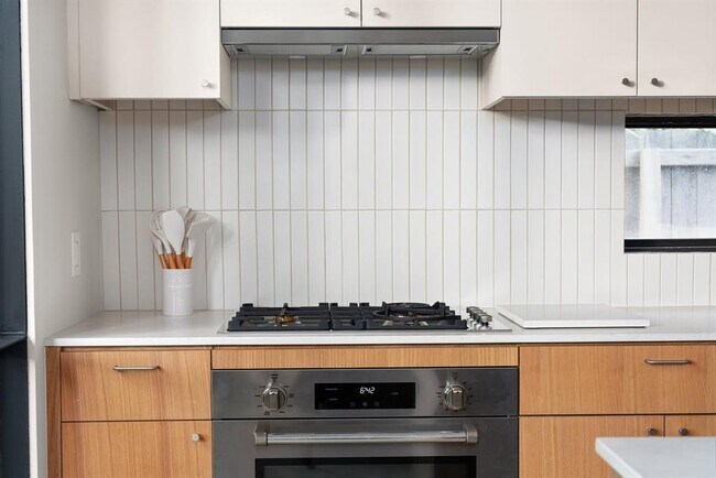 Building Photo - 5313 Avenue G